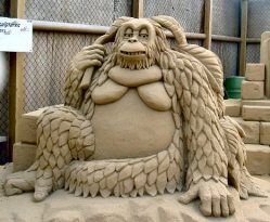 Picture of a large ape sand scupture Picture of a large ape sand scupture