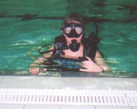 Picture of a member in full scuba gear ready to descend Picture of a member in full scuba gear ready to descend
