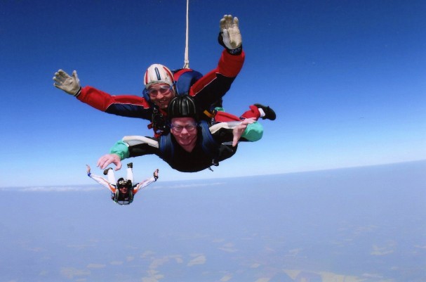 Ian plummets to earth Ian plummets to earth